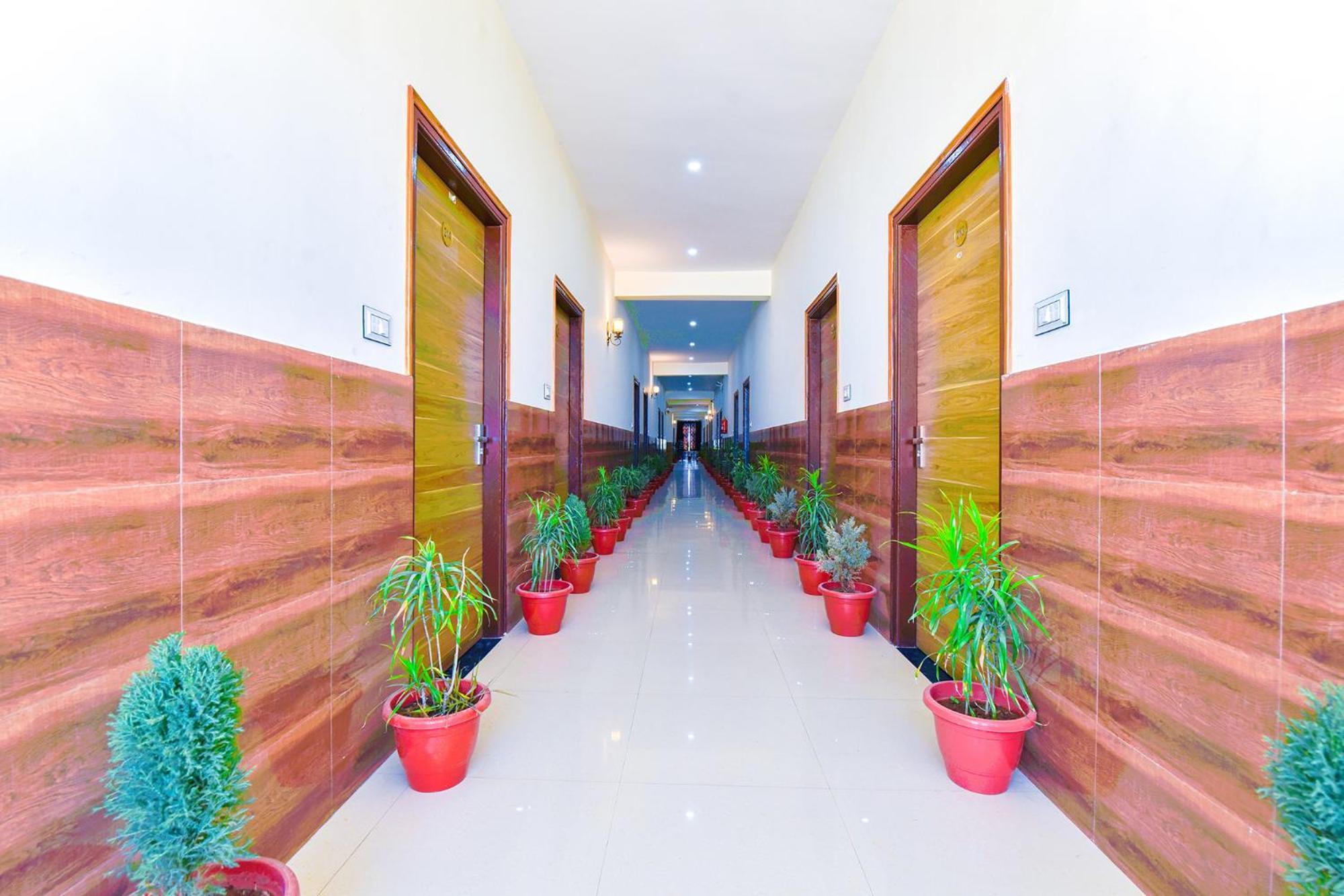 Fabhotel V Five 3* Jaipur