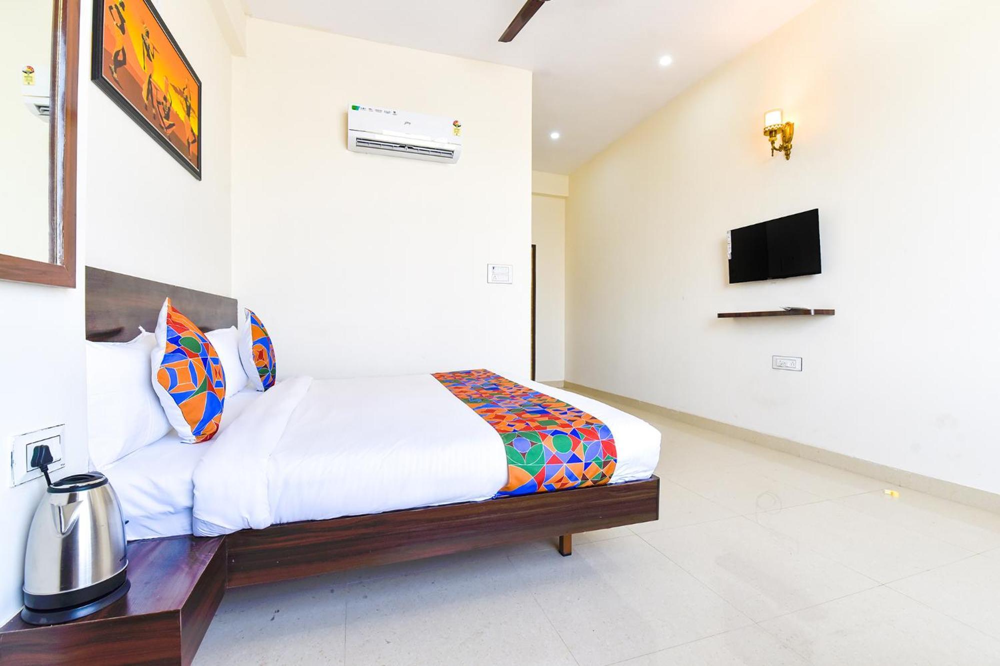 Fabhotel V Five Hotel 3*