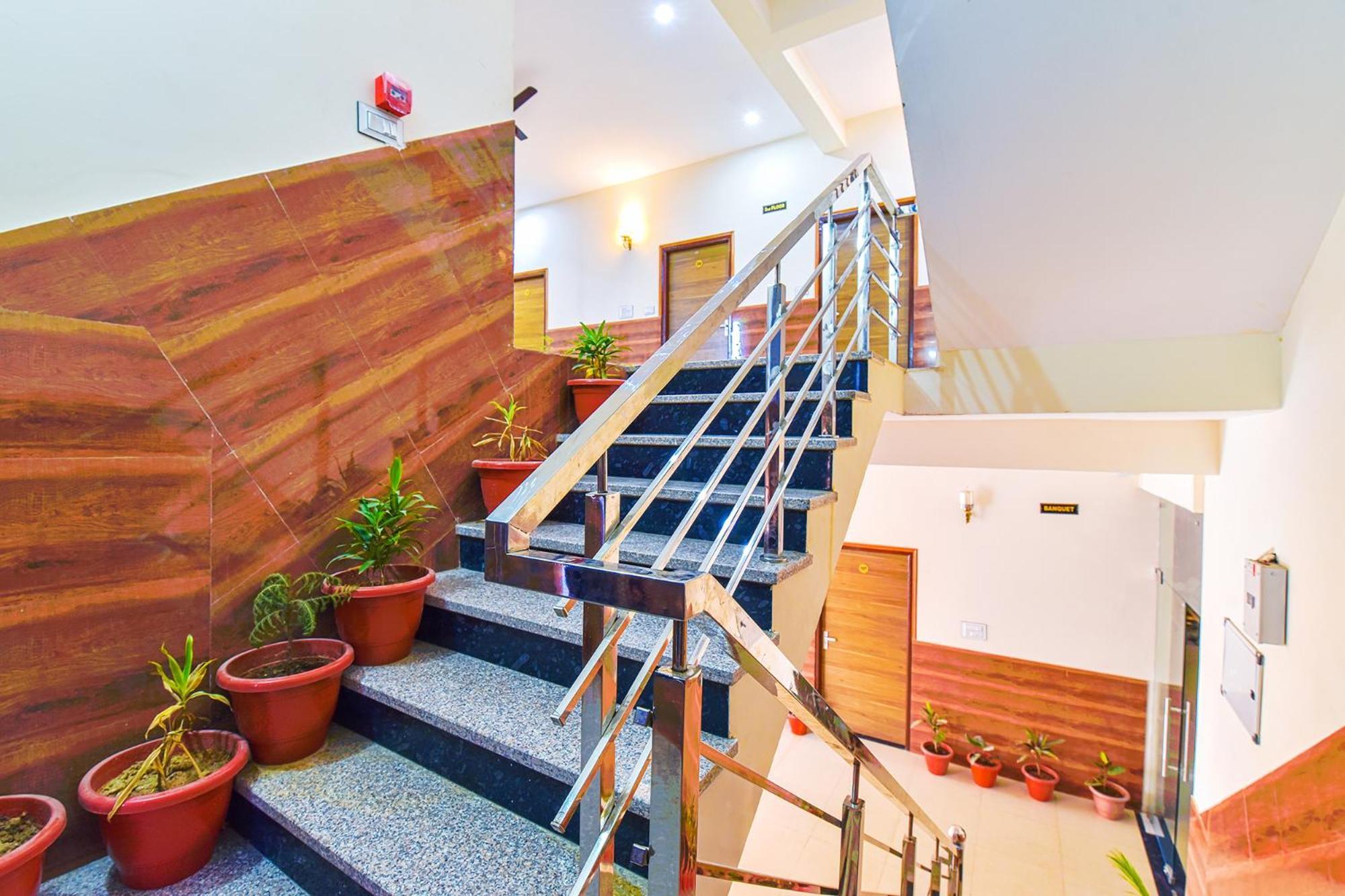 Fabhotel V Five