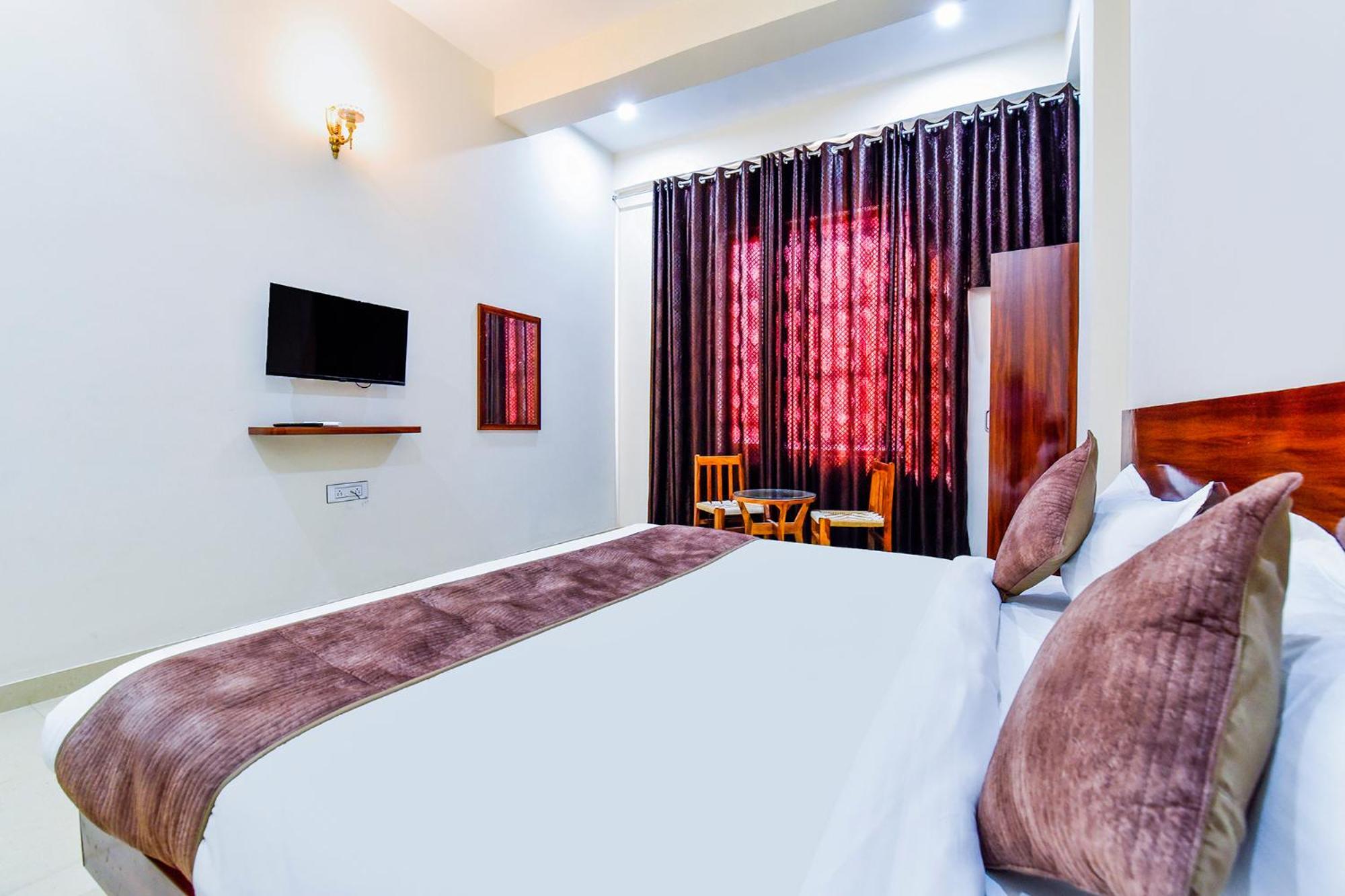 Fabhotel V Five Hotel 3*